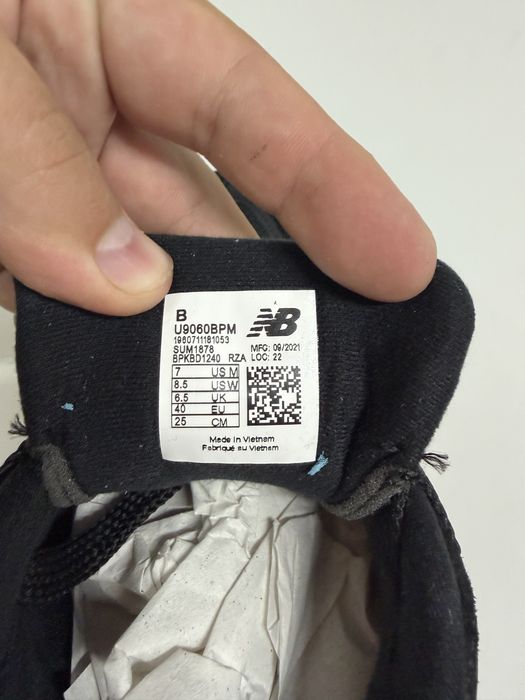 Кросівки New Balance 9060 Triple Black V (40) — zdjęcie 4
