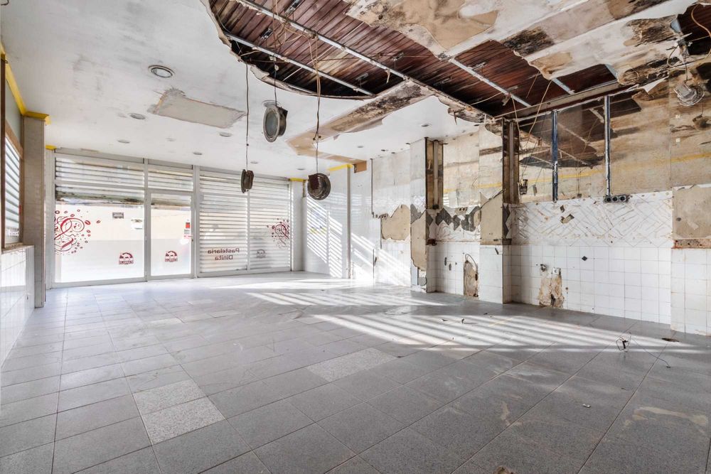 Espaço comercial à venda na Rua do Moinho s/n