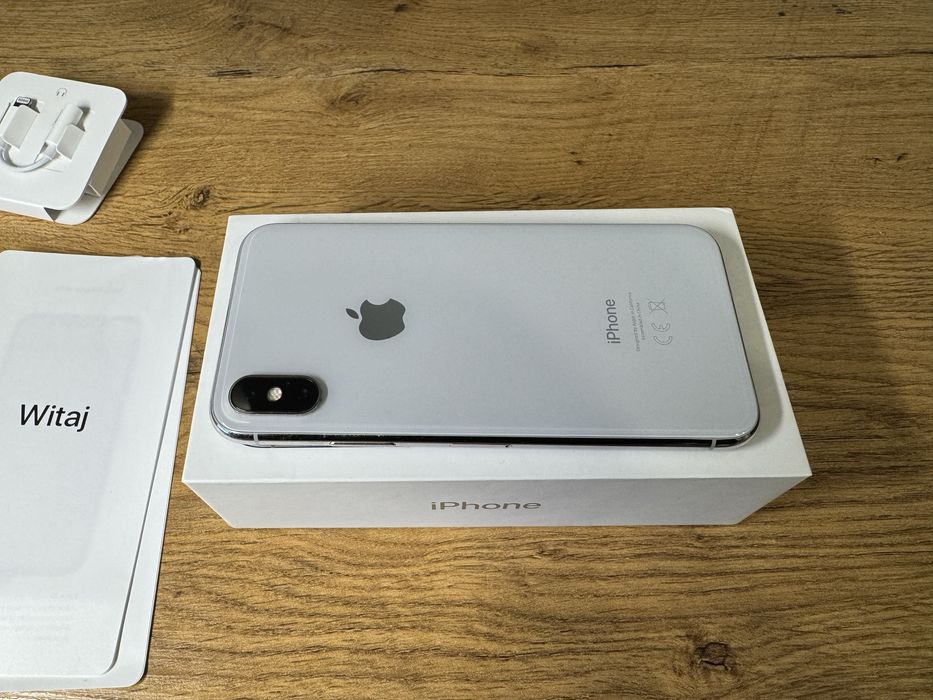 Apple iPhone X シルバー　64GB　本体 Apple iPhone X 64GB シルバー 本体 SIMロックなし