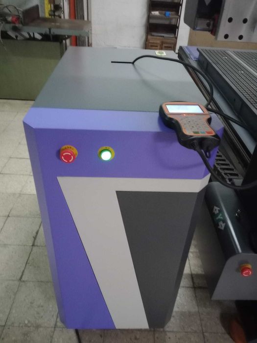 Fresadora CNC de 4 Eixos