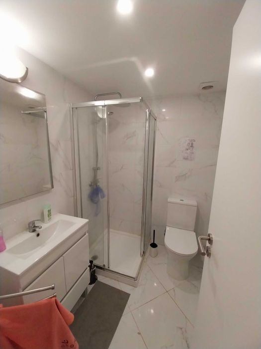 Quarto partilhado para alugar