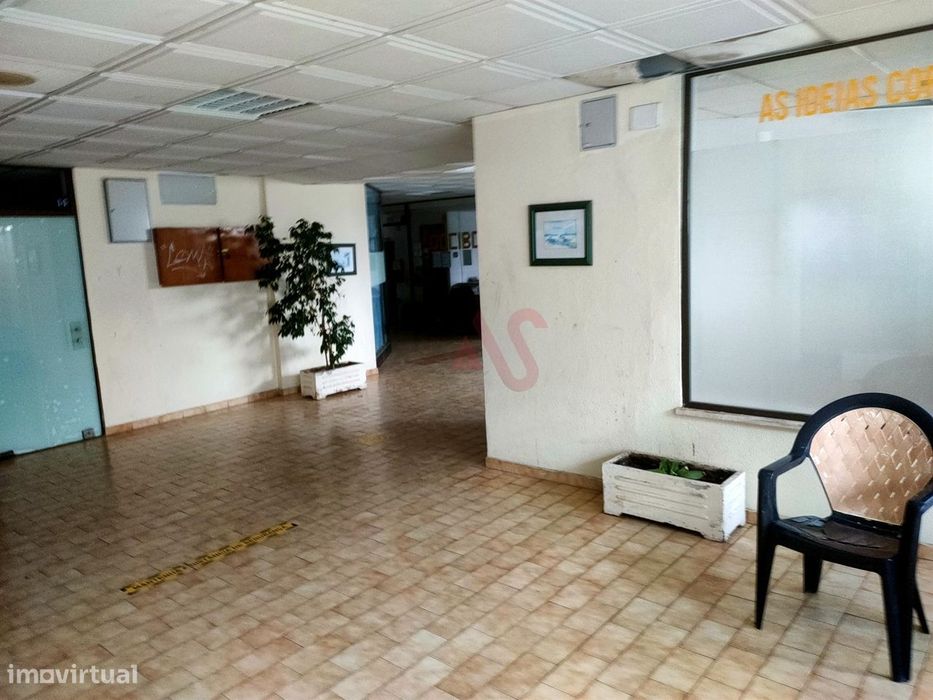 Loja de 24,40 m² no Edifício Varandas do Mar em Albufeira