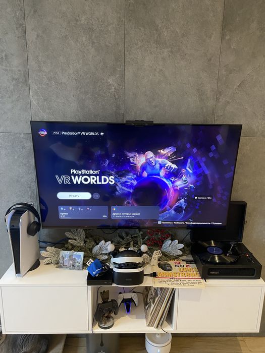 Playstation VR + 2 ps move +PS5 adapter + starter games