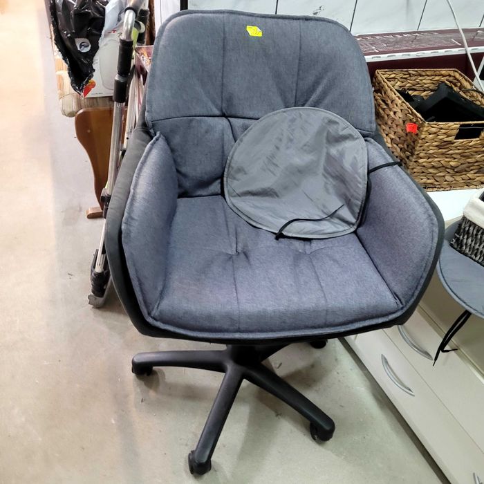 Fotel obrotowy . Możliwy transport