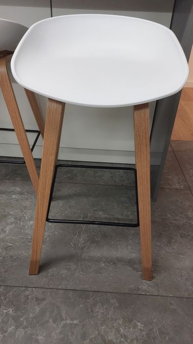 Banco alto em madeira faia 65cm