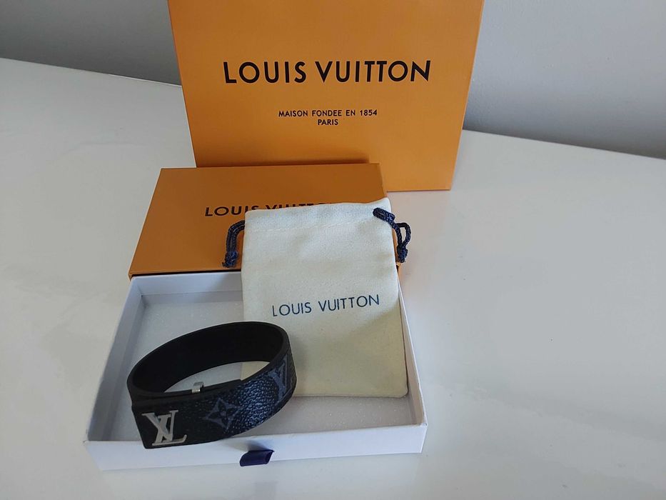 Pulseira de homem Louis Vuitton.