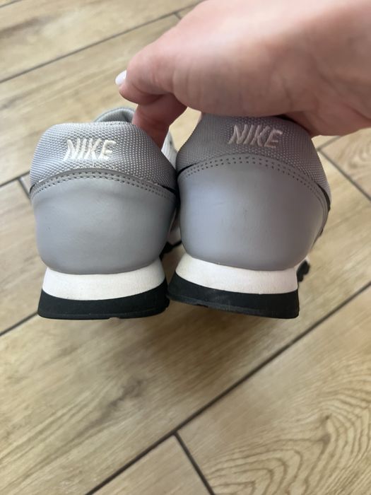 Кроссівки nike оригінал