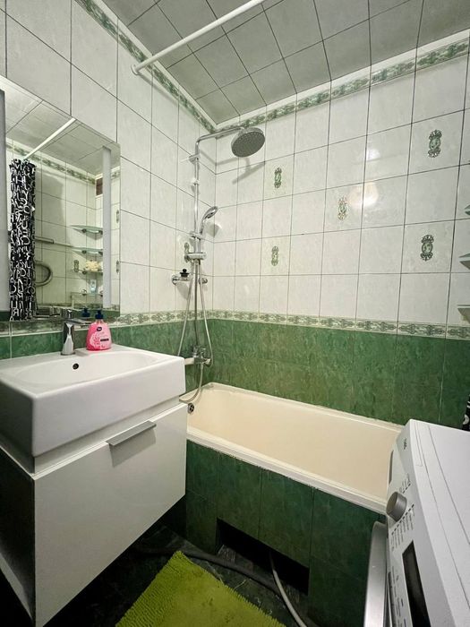 Продам 3 комнатную квартиру на Защитников Украины (87574)