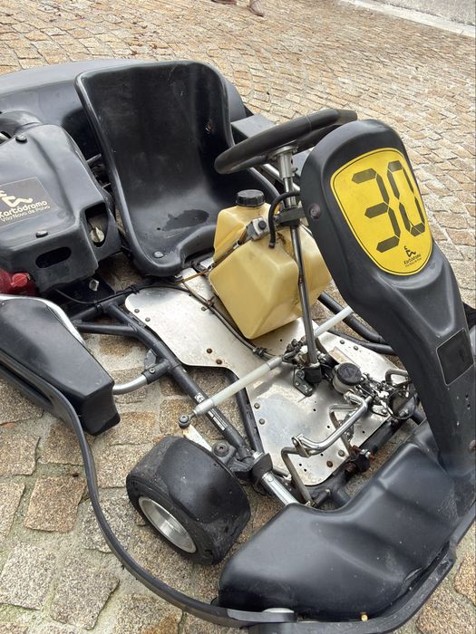 Vendo/Troco Kart 270cc 1,500€