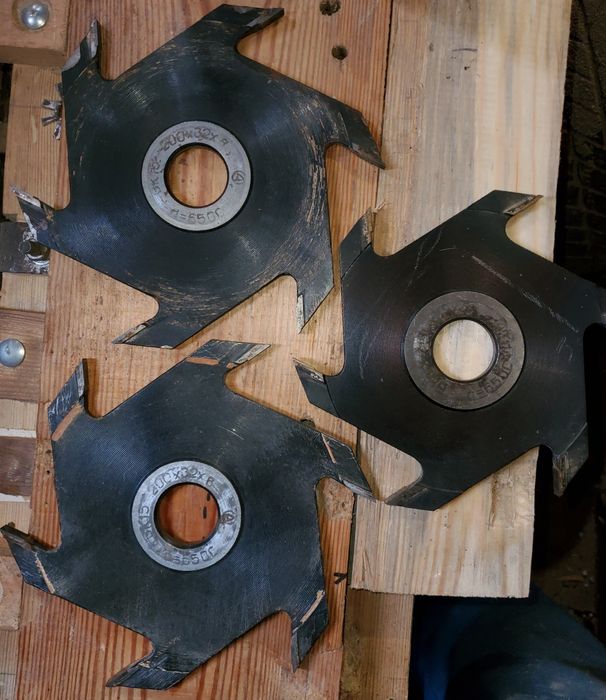 Електродвигун з шпинделем під фрези