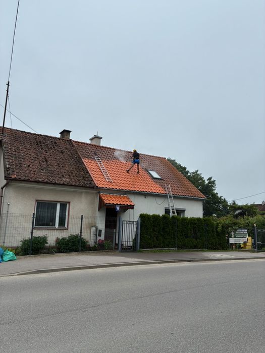 Mycie paneli fotowoltaicznych, elewacji, dachów, kostki brukowej