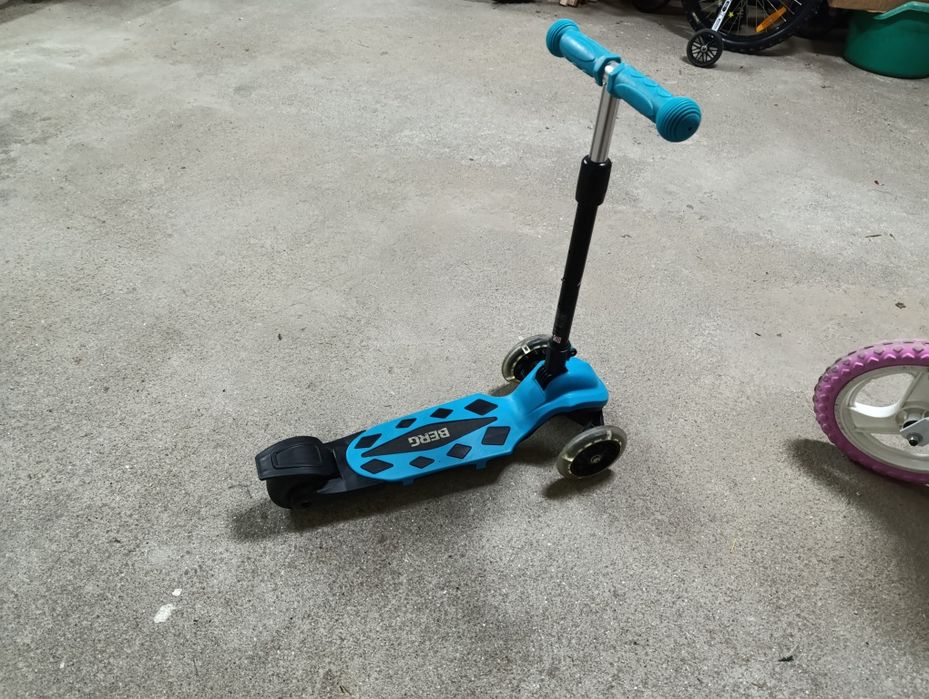 Vendo bicicleta de menina + trotinete