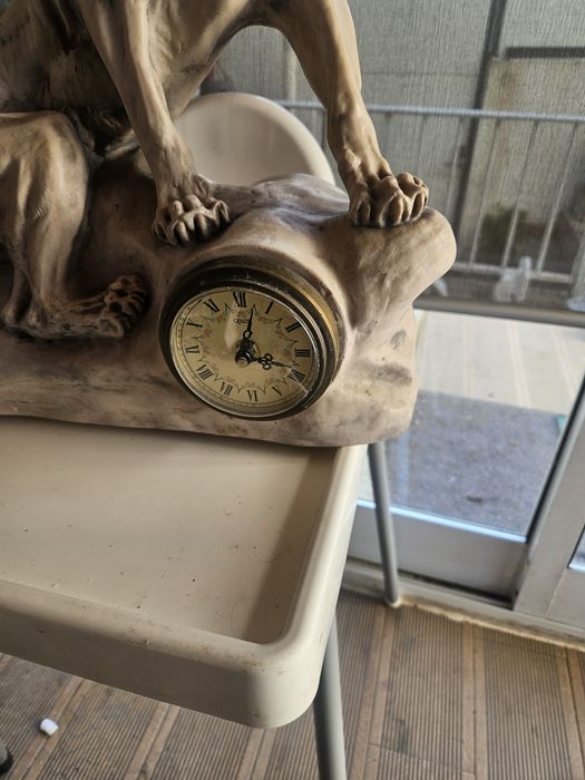 Vendo estatua antiga