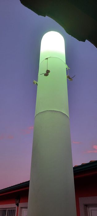 Gerador 220 voltes com luz iluminação urgente