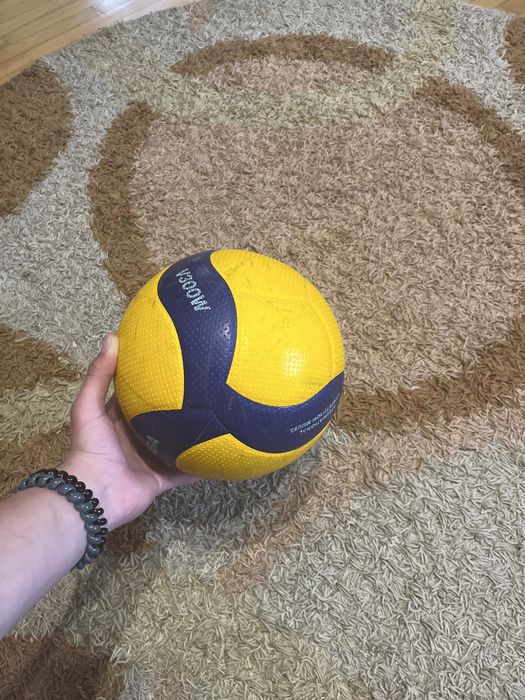 Мʼяч волейбольний,mikasa v300w