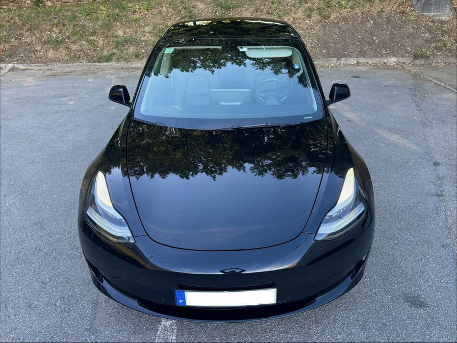 Tesla Model 3 SR+