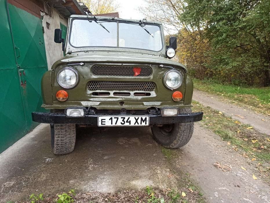 УАЗ 469Б на повному ходу