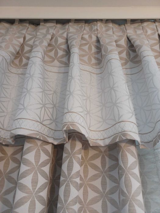 Lambrekin  dł 7m jak nowy na taśmie marszczonej zasłona  beżowy elegan