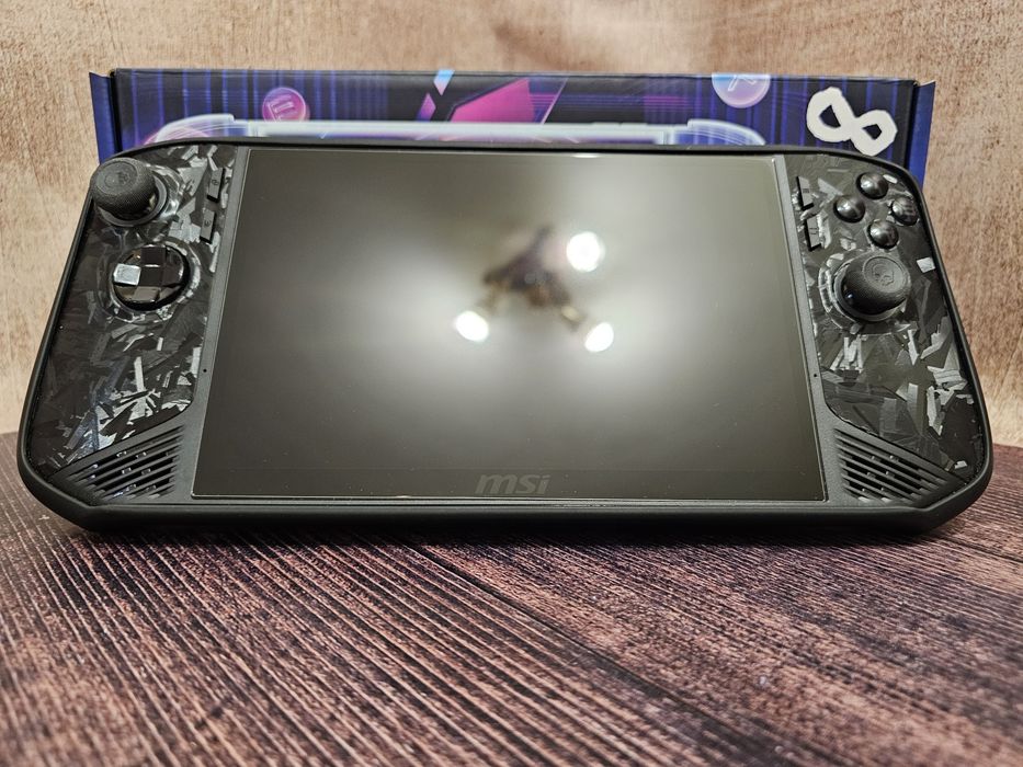 Ігрова консоль MSI Claw 8 AI+ (Core Ultra 7 258V) + чохол-бампер, гарантія