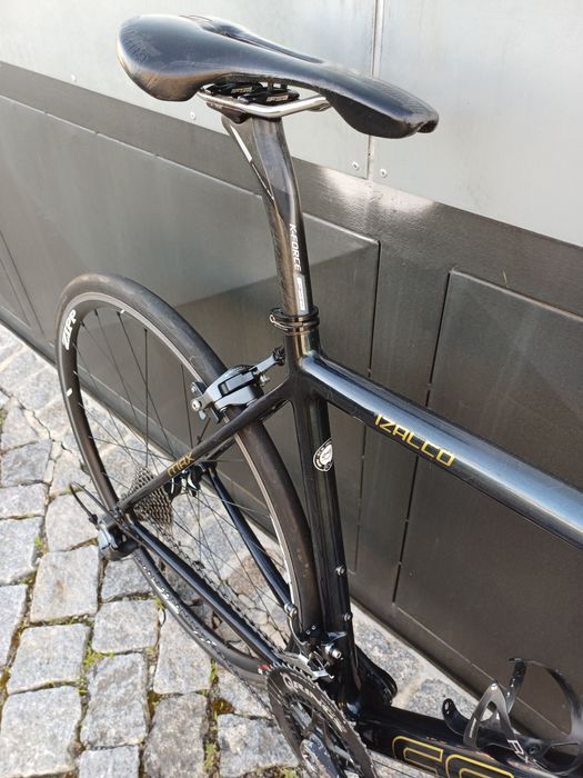 Bicicleta de estrada Focus Carbono