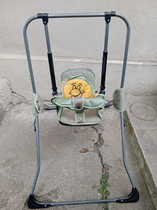 Дитяча гойдалка .