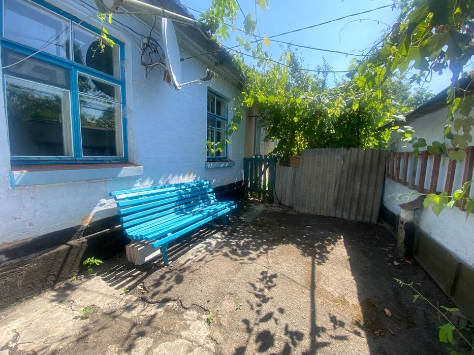 продам житловий будинок зі зручностями в місті