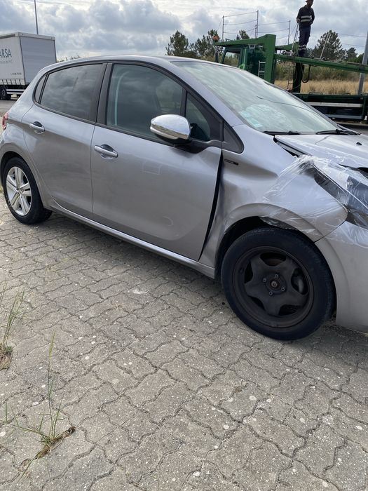 Peugeot 208 para pecas