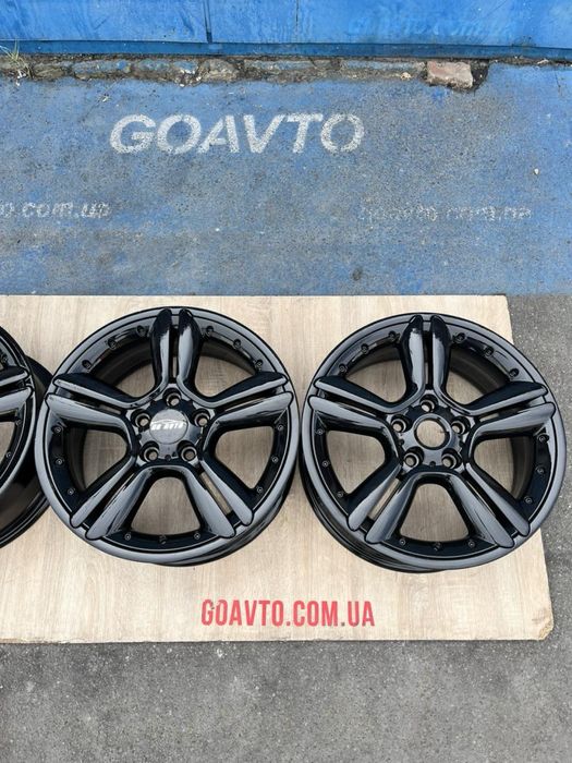 Goauto диски Minicoper 5/120 r18 et52 7,5j dia72,6 в чорному кольорі
