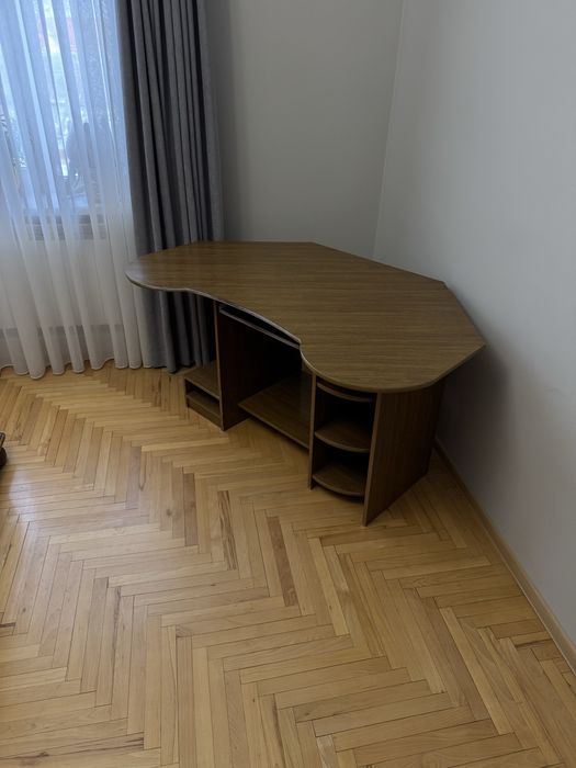 Стіл компʼютерний кутовий