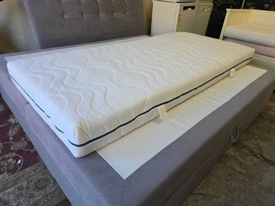 Materac 90 x 200, wysokość 16 cm, wyprany