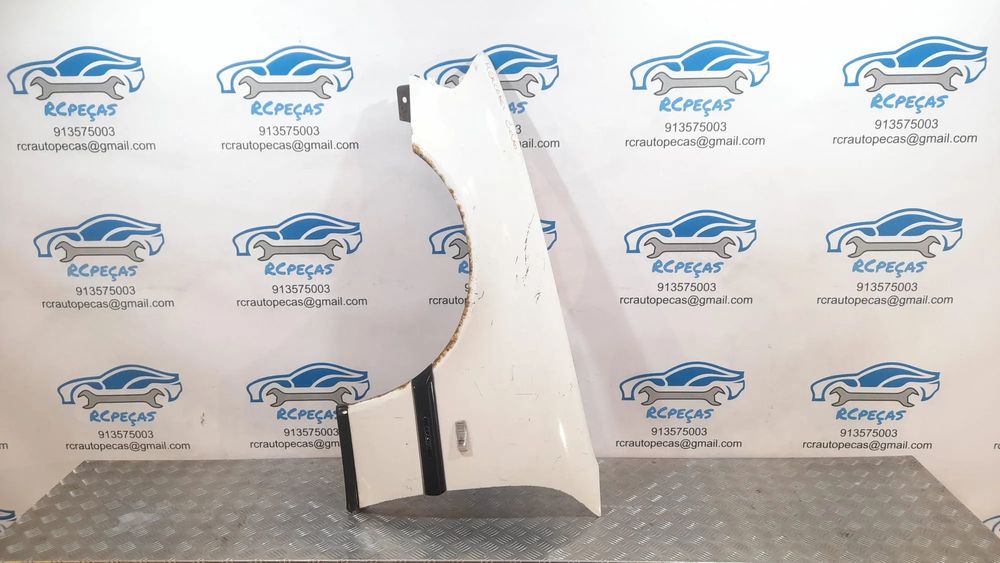 GUARDA-LAMAS ESQUERDO MERCEDES BENZ CLASS C W202 A2028810101