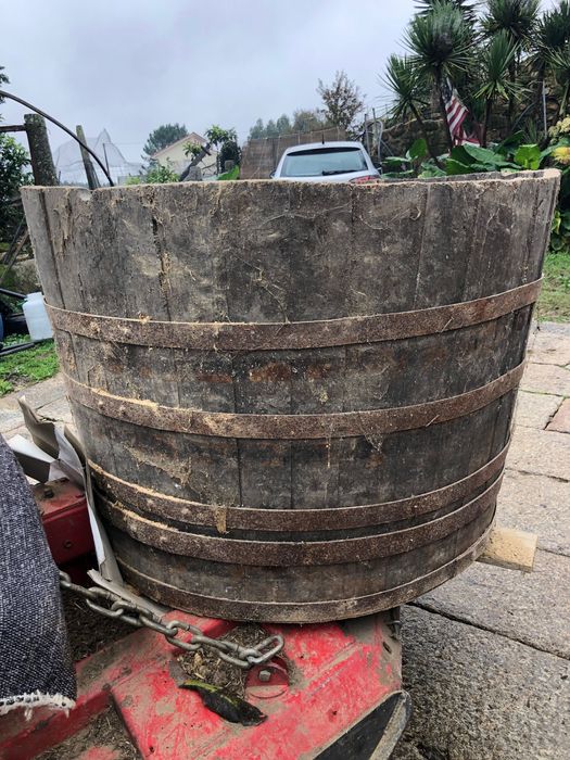 Dorna em madeira antiga