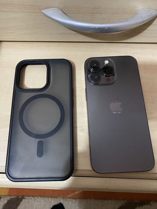 Продам  телефон apple