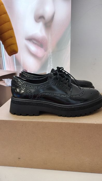 Tamaris damskie półbuty Oxfordy rozmiar 38