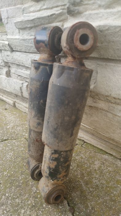 Амортизатори Ніссан пантфайдер 51  2008 рік