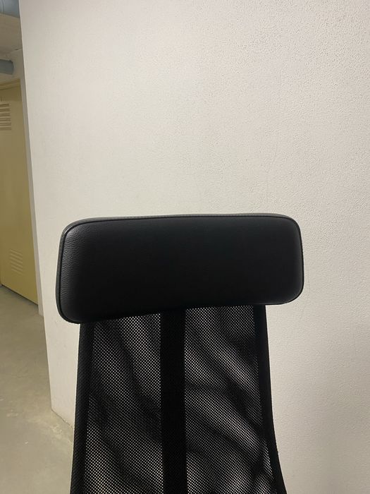 Cadeira escritorio de pele IKEA