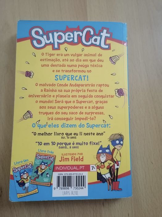 Livro Supercat contra o estraga festas