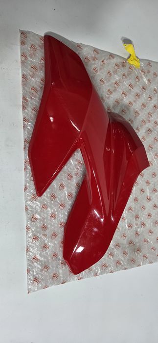 Ducati Panigale 25- części owiewki reflektor