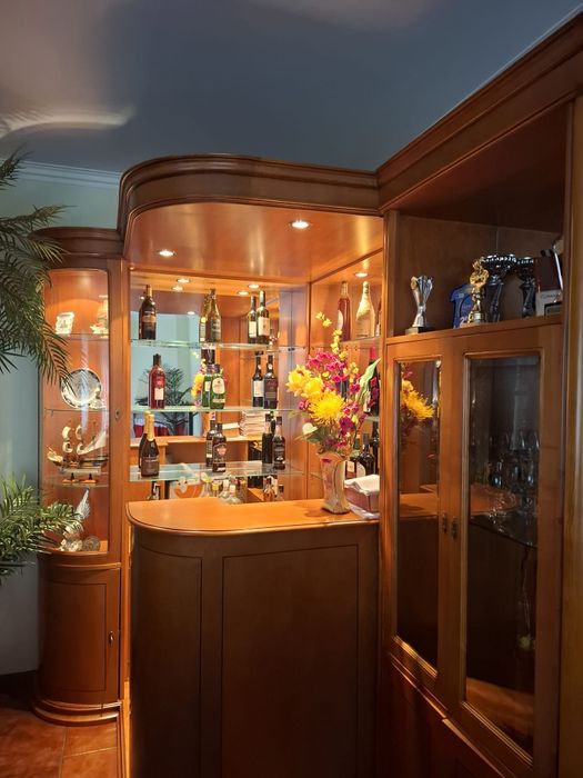 Bar de  Cerejeira Polida