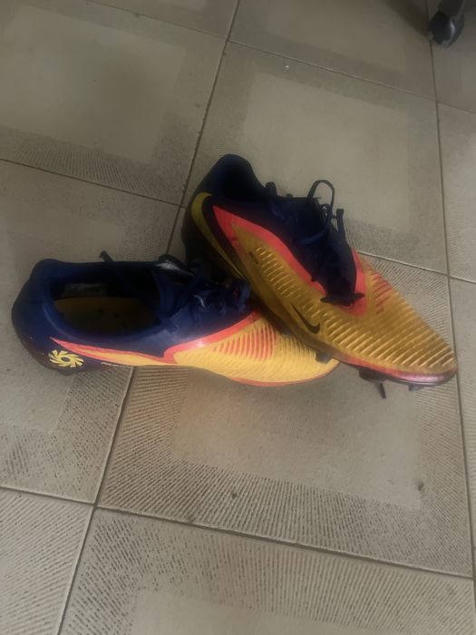 Chuteiras nike como novas