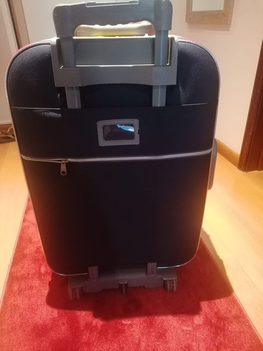 Mala de roupas de viagens + oferta