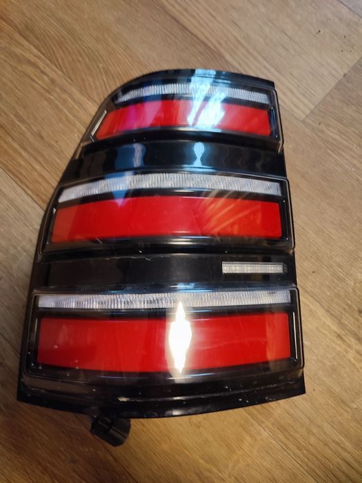 Задній лівий фонар mitsubishi pajero wagon 4