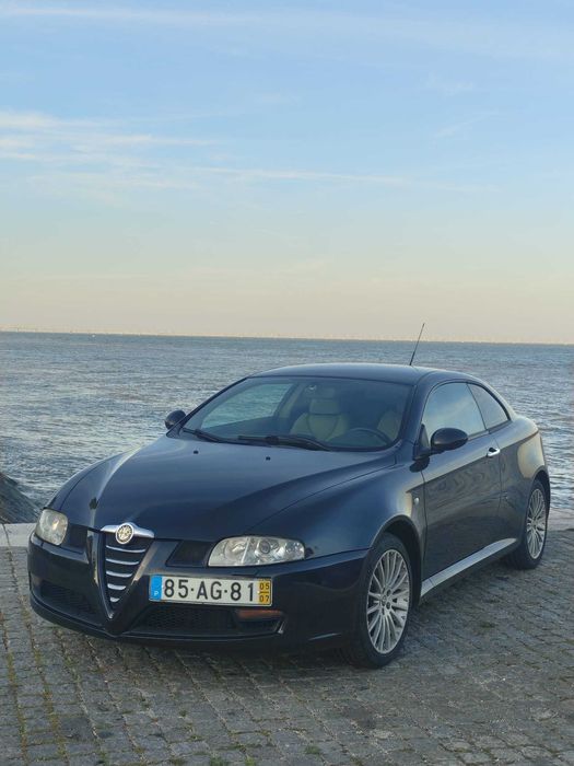 Alfa Romeo GT imaculado/ Aceito retomas