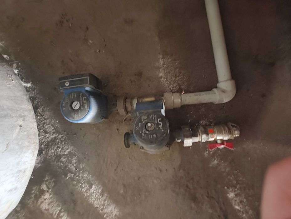 Sprzedam zbiornik na wodę z osprzętem