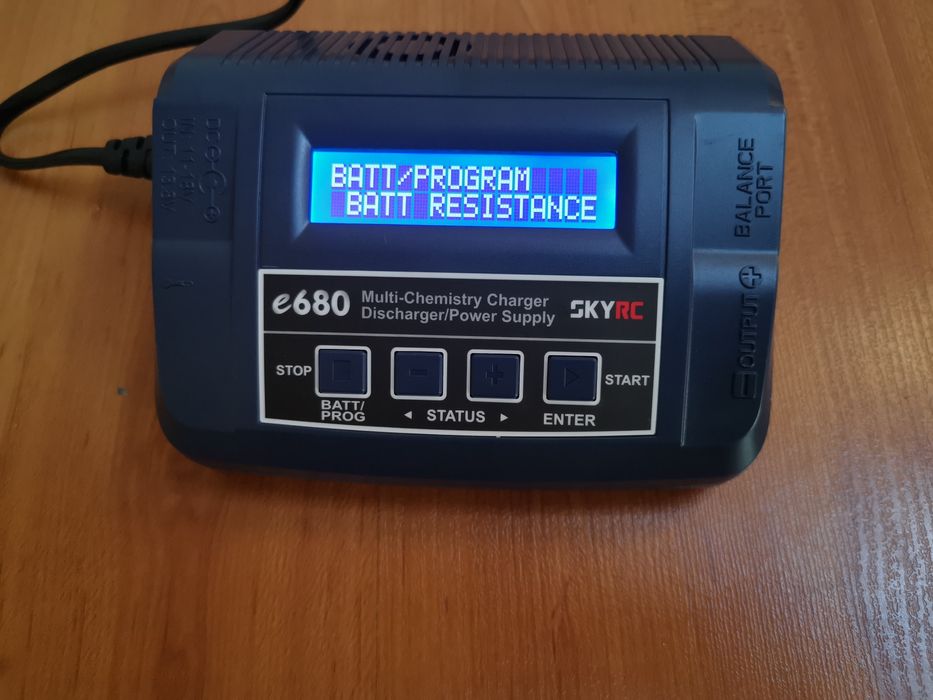 Carregador baterias profissional SkyRC e680 Li-Po HV Ni-Mh Ni-CD SLA