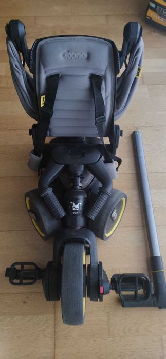 Doona Liki Trike S1 (triciclo dobrável / dimensões mala de cabine)