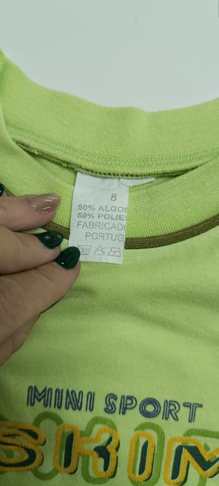 T-shirt criança. Cor verde para 8 anos