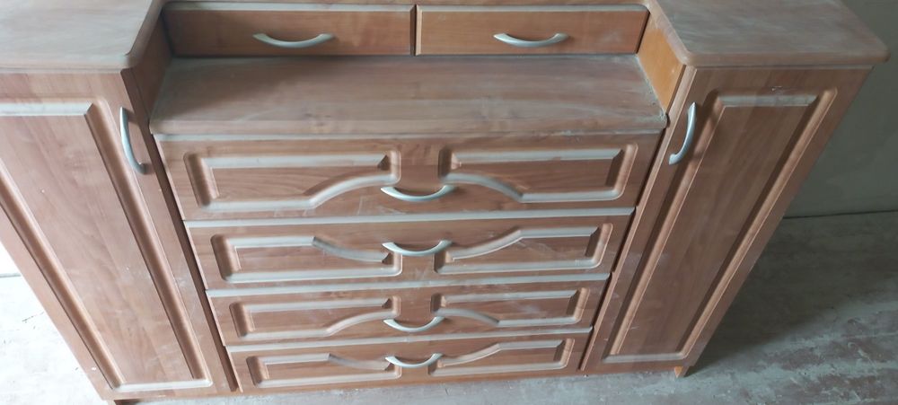 Продам великий комод