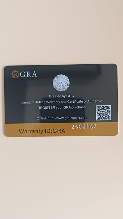 Moissanite genuína certificada.