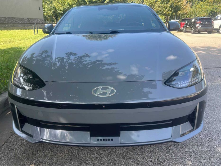 Hyundai Ioniq 6      2024
